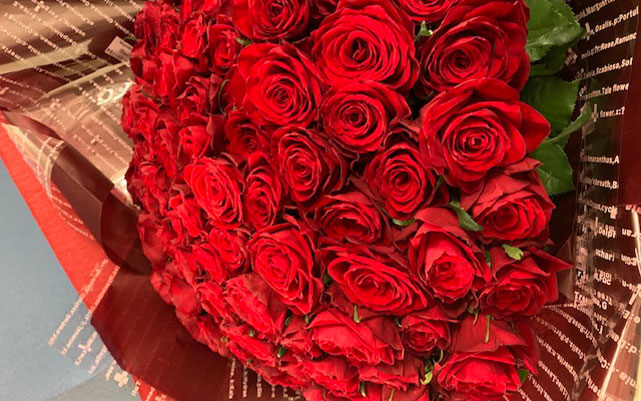 108本の薔薇(花束)