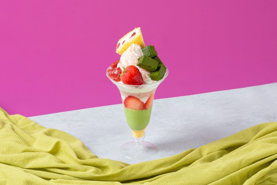 苺と抹茶のパフェ